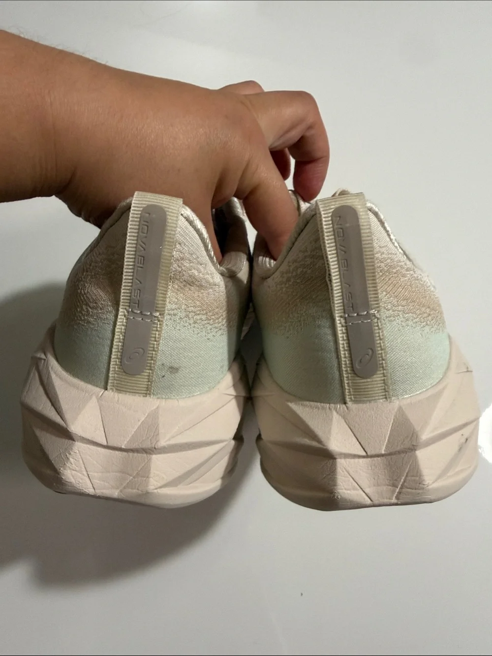 ASICS Novablast 4 Oatmeal Moonrock Women Sz 8.5